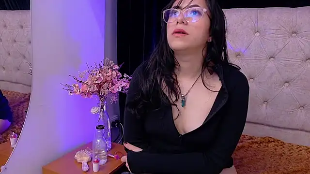 Chat XXX en directo de Domenica_Dupont