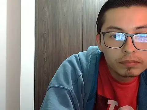 Show modela mByronaWilsv na web-kameri