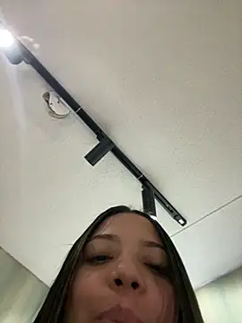 XXX chat uživo modela AdaPink_