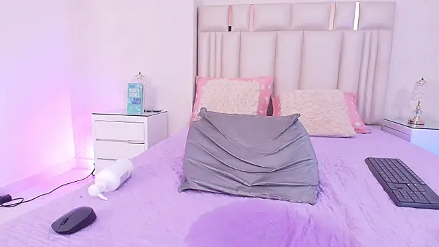 alanarose18's Live XXX Chat