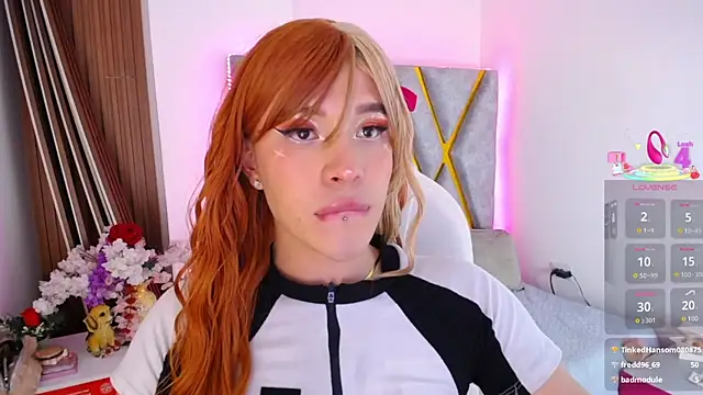 Lizza_Jones Adlı Modelin Canlı XXX Sohbeti