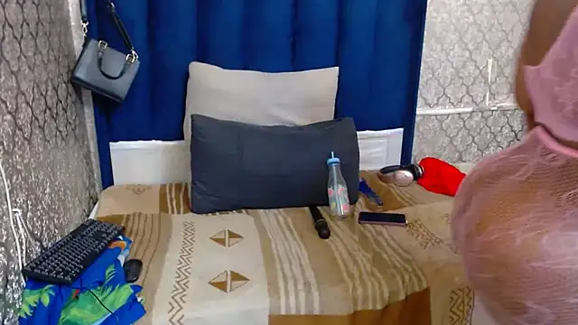 Czat XXX na żywo – BigbootyNickyx