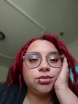 XXX chat uživo modela CURVY-HORNY