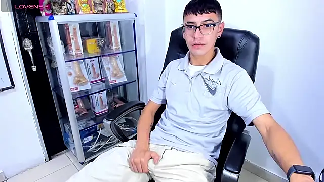 Alexx_bigcockk's Live XXX Chat