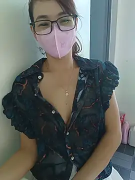 XXX chat uživo modela Lucky_girl_888_