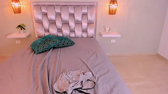 XXX chat uživo modela gatita_violeta