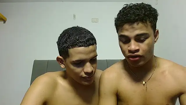 Jose_And_Daniel লাইভ XXX চ্যাট