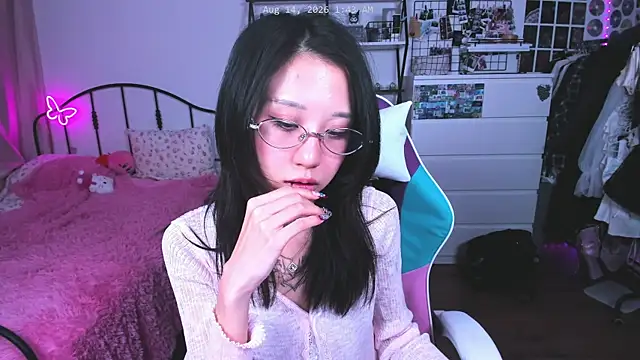 Chat +18 de ashleywowmeow ao vivo