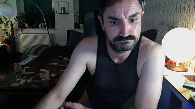 tomz0819 live XXX chat