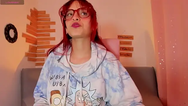 צ'אט XXX בשידור חי של RedMeloddy
