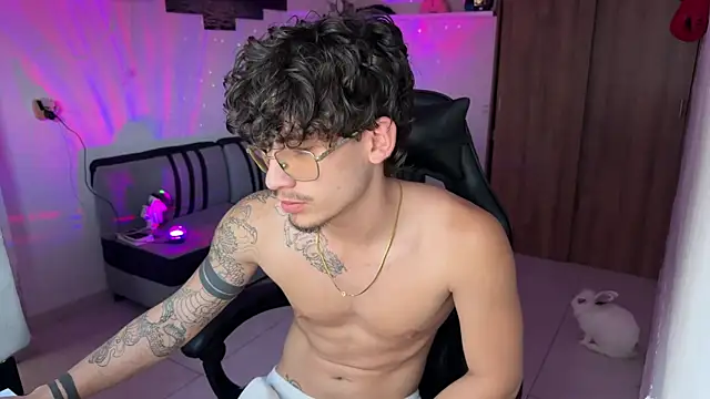 Chat +18 de Kisan_Smith ao vivo