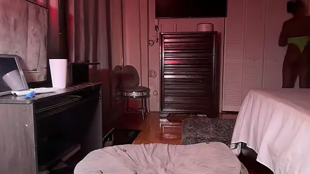 XXX chat uživo modela saffirebleu