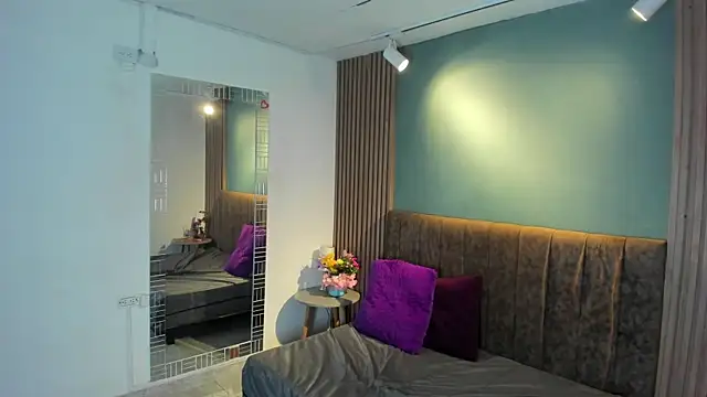 XXX chat uživo modela SkyCollins