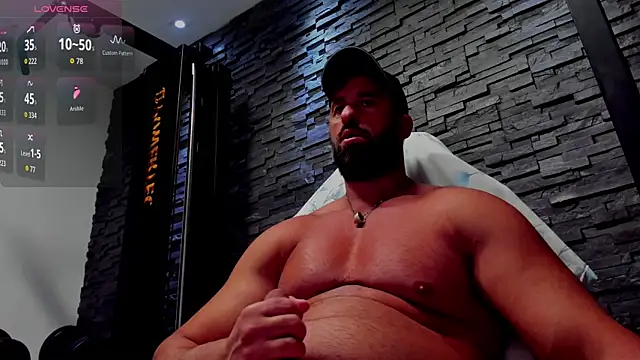 Czat XXX na żywo – David_Big_Daddy
