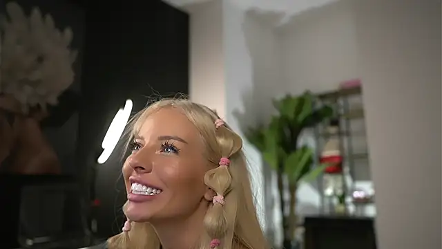 SerenaNoir's Live XXX Chat