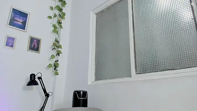 Chat +18 de katia_777 ao vivo