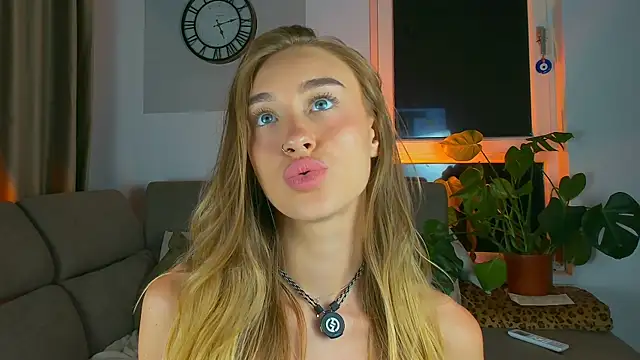 SugarSkye Live XXX-Chat