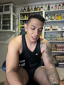 Chat XXX en directo de OliverWest04
