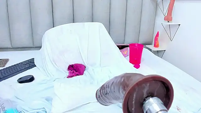 keyllaa_ Adlı Modelin Canlı XXX Sohbeti