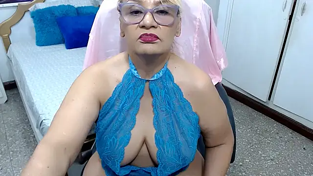 emiliaa_hot's Live XXX Chat