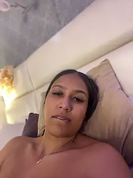 MiilaBlake Adlı Modelin Canlı XXX Sohbeti