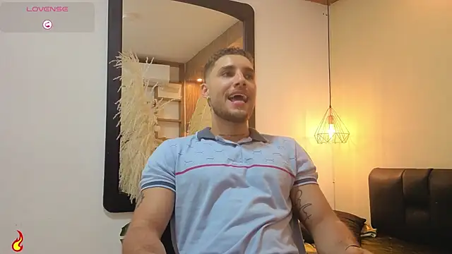 Kiing_001 Live XXX-Chat