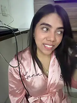 Luna_rousse26 Adlı Modelin Canlı XXX Sohbeti