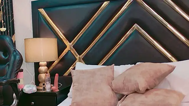 XXX chat uživo modela SabrinaBluee