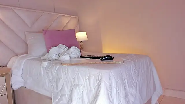 XXX chat uživo modela hannah__stp