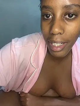 petite_bee 现场XXX聊天
