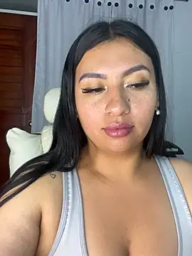XXX chat uživo modela Issa_Santana