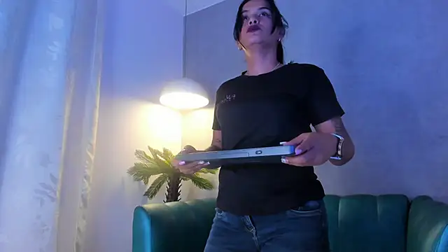 XXX chat uživo modela Samantha__Firee