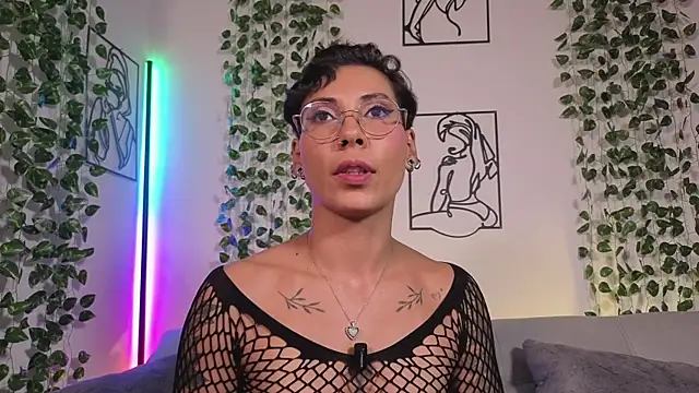MiaMorgan_ Adlı Modelin Canlı XXX Sohbeti