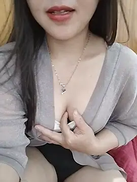 Miu_girl1 লাইভ XXX চ্যাট