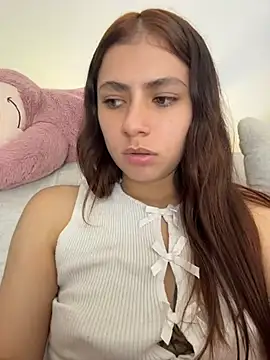EmilyCxx Chat XXX live