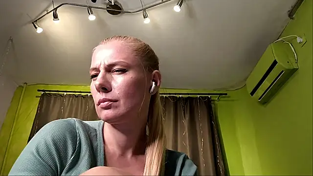 XXX chat uživo modela Overshinee