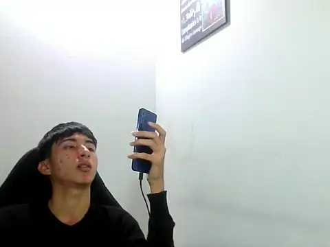 Kael_Moreau Live XXX-Chat