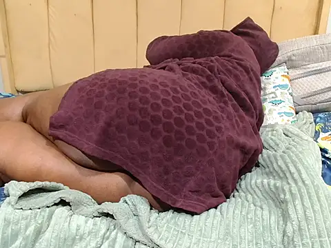 XXX chat uživo modela Curvylula