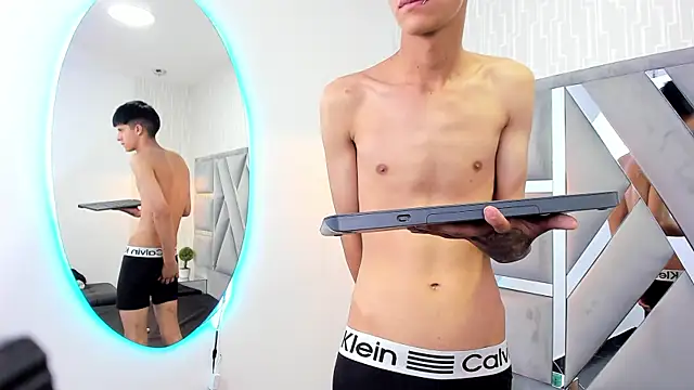 Chat XXX en directo de MikeHunteer