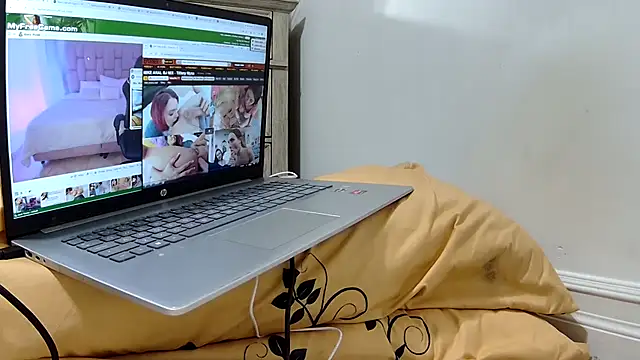צ'אט XXX בשידור חי של badboymanni69