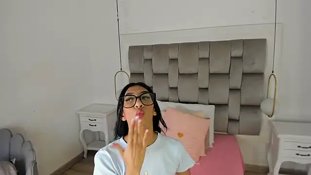 XXX chat uživo modela camila_sunsen