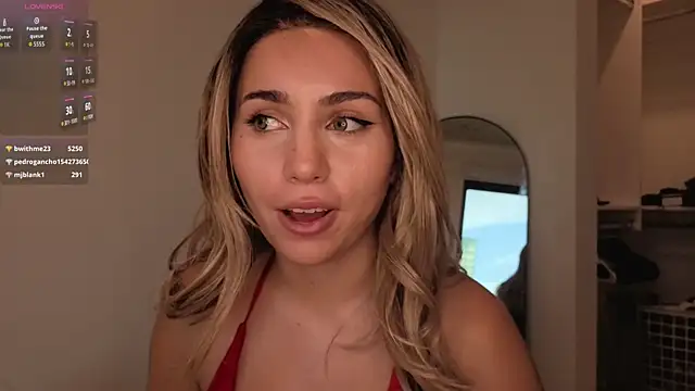 XXX chat uživo modela xxosiennarae