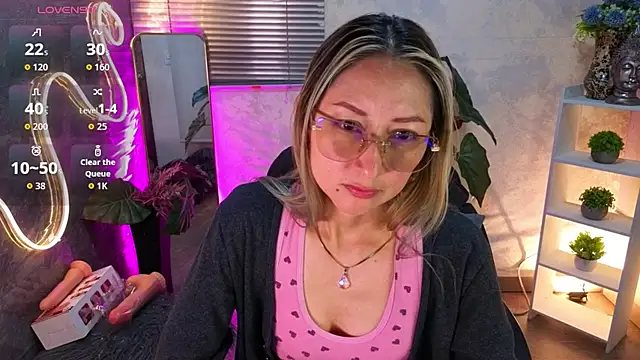 XXX chat uživo modela Giadda_