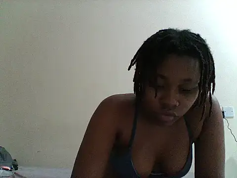 Juicyy_afriqのライブXXXチャット