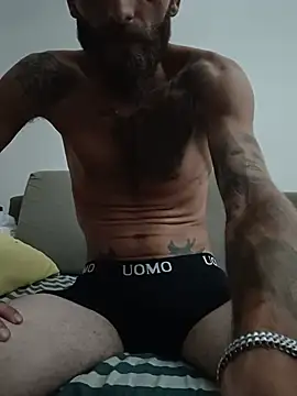 XXX chat uživo modela Big_Dick_Albanian_Goat