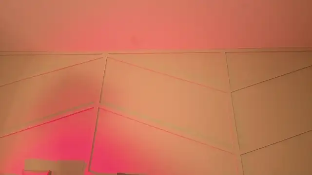 XXX chat uživo modela mia_adams_bm
