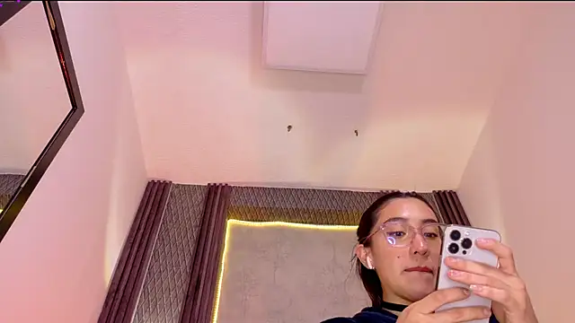 Emma_Rouse699 লাইভ XXX চ্যাট