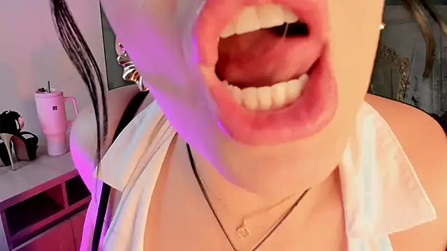 XXX chat uživo modela Miah_gomez_