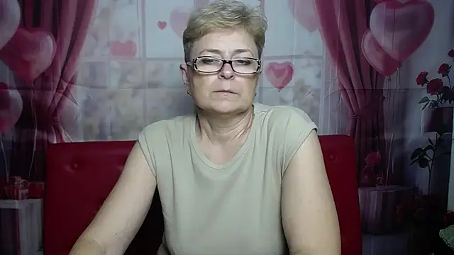 EmiliaGree's Live XXX Chat