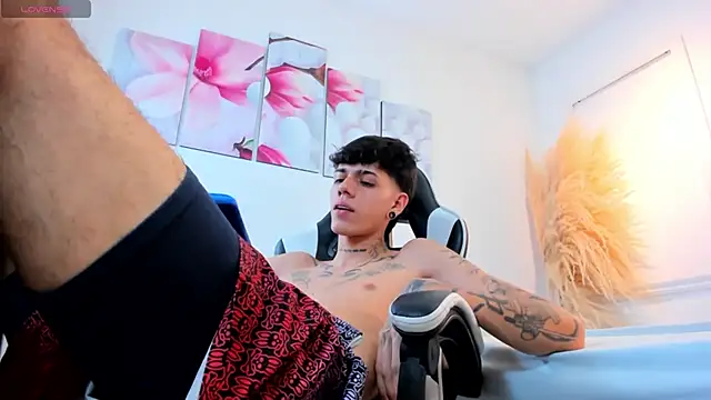 XXX chat uživo modela Tommy_valverde
